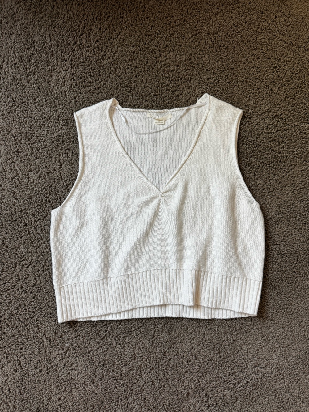 O’Neil white Knit V-Neck Sleeveless Sweater Vest